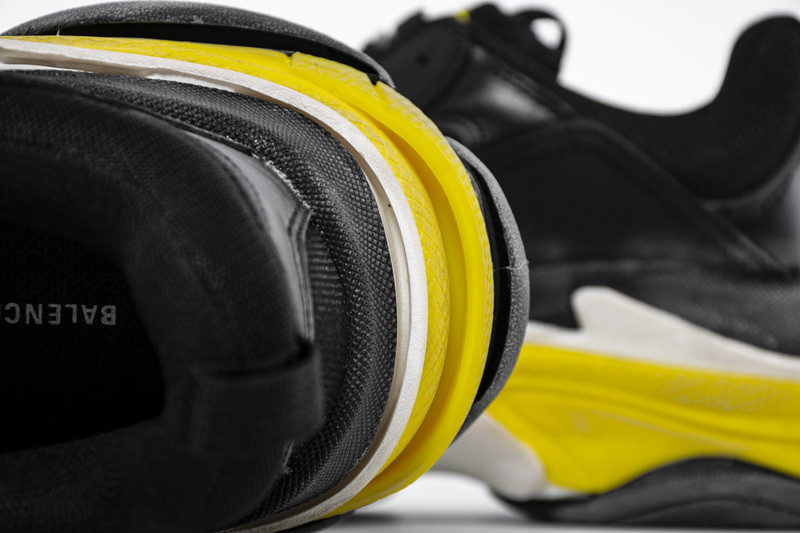 Ba*len*cia*ga triple s trainers black yellow women