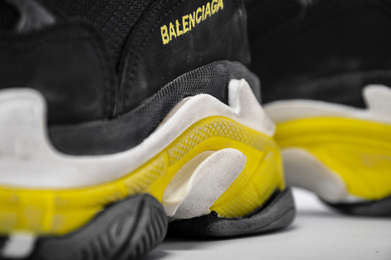 Ba*len*cia*ga triple s trainers black yellow women