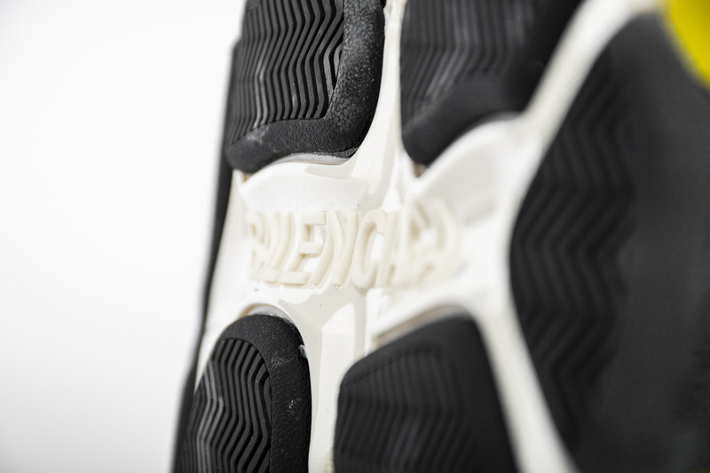 Ba*len*cia*ga triple s trainers black yellow women