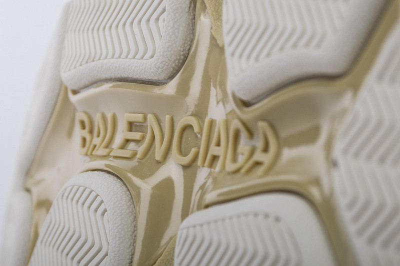 Ba*len*cia*ga triple s trainers white