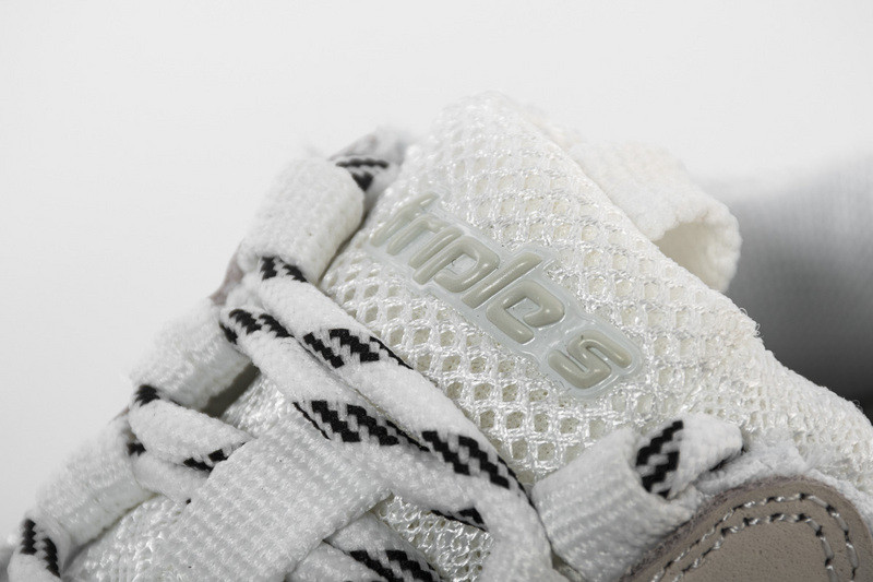 Ba*len*cia*ga triple s trainers white