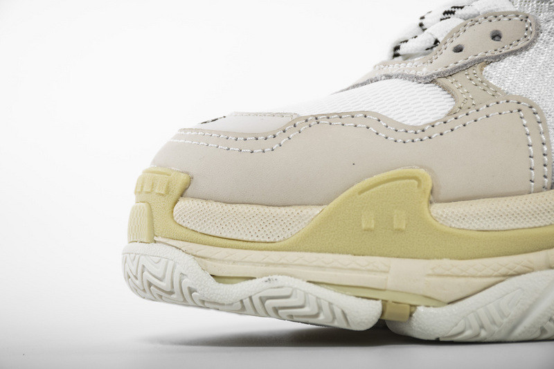 Ba*len*cia*ga triple s trainers white