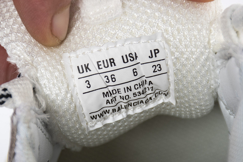 Ba*len*cia*ga triple s trainers white