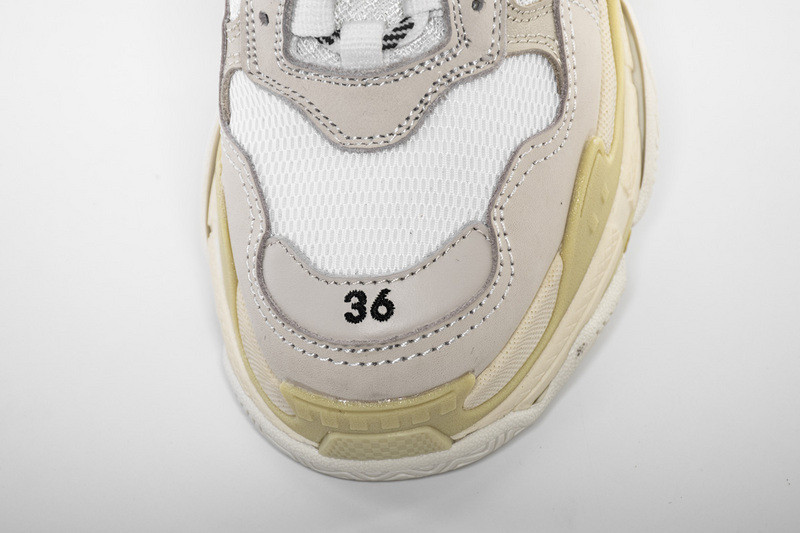 Ba*len*cia*ga triple s trainers white