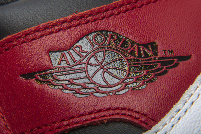 air jordan 1 retro high og chicago 555088-101