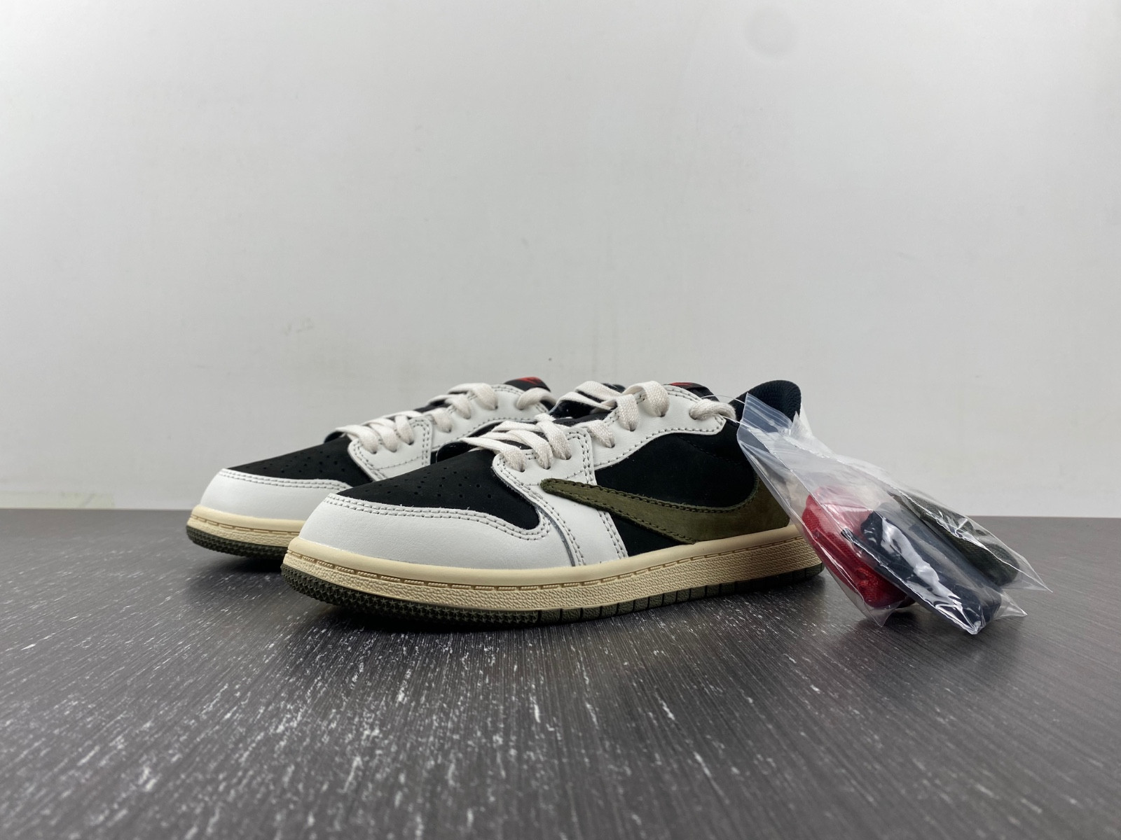 jordan 1 retro low og sp travis scott olive (ps) kids dz5909-106
