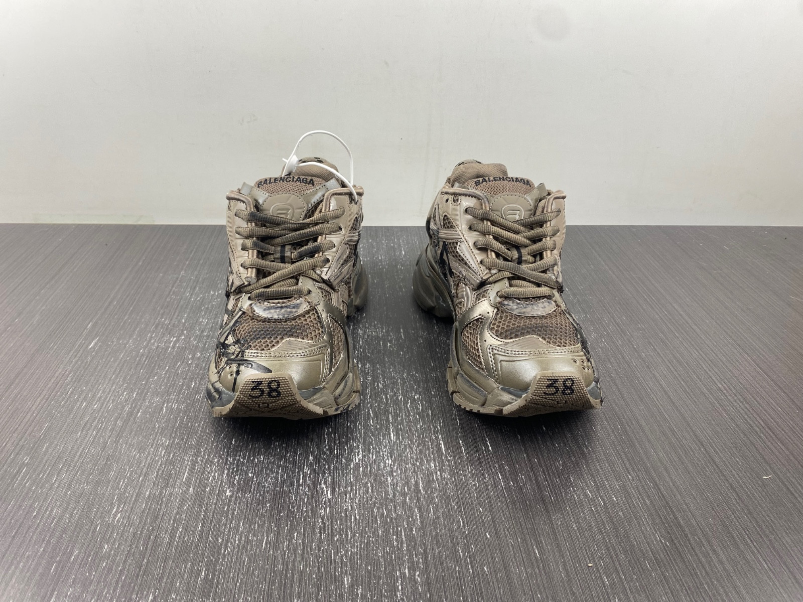 Ba*len*cia*ga runner sneaker