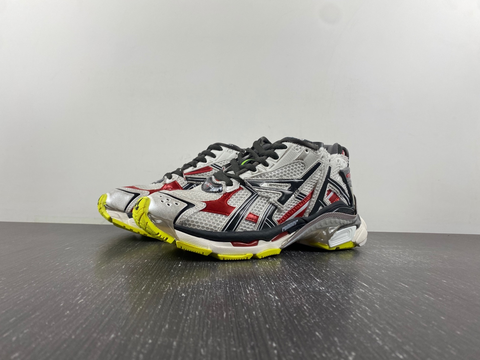 Ba*len*cia*ga runner sneaker