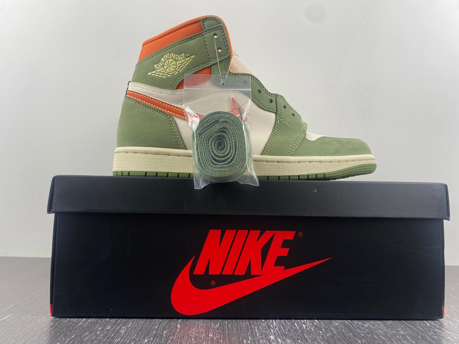 air jordan 1 high og celadon fb9934-300
