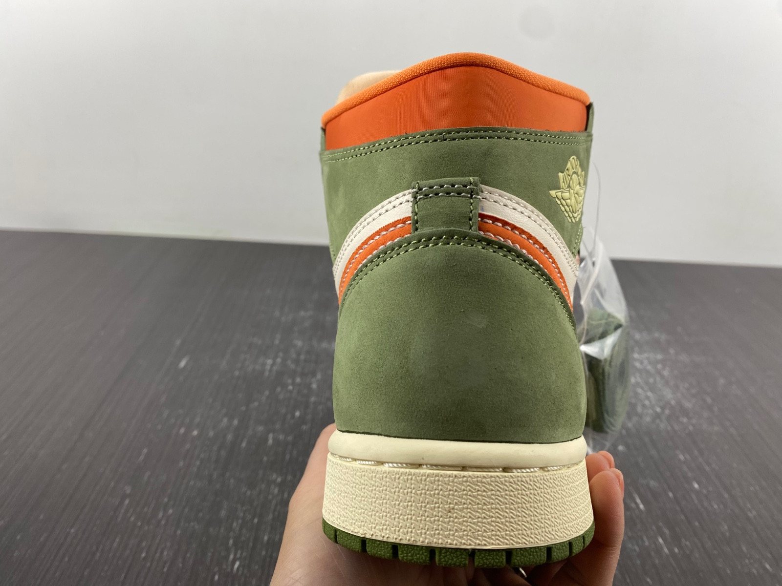 air jordan 1 high og celadon fb9934-300