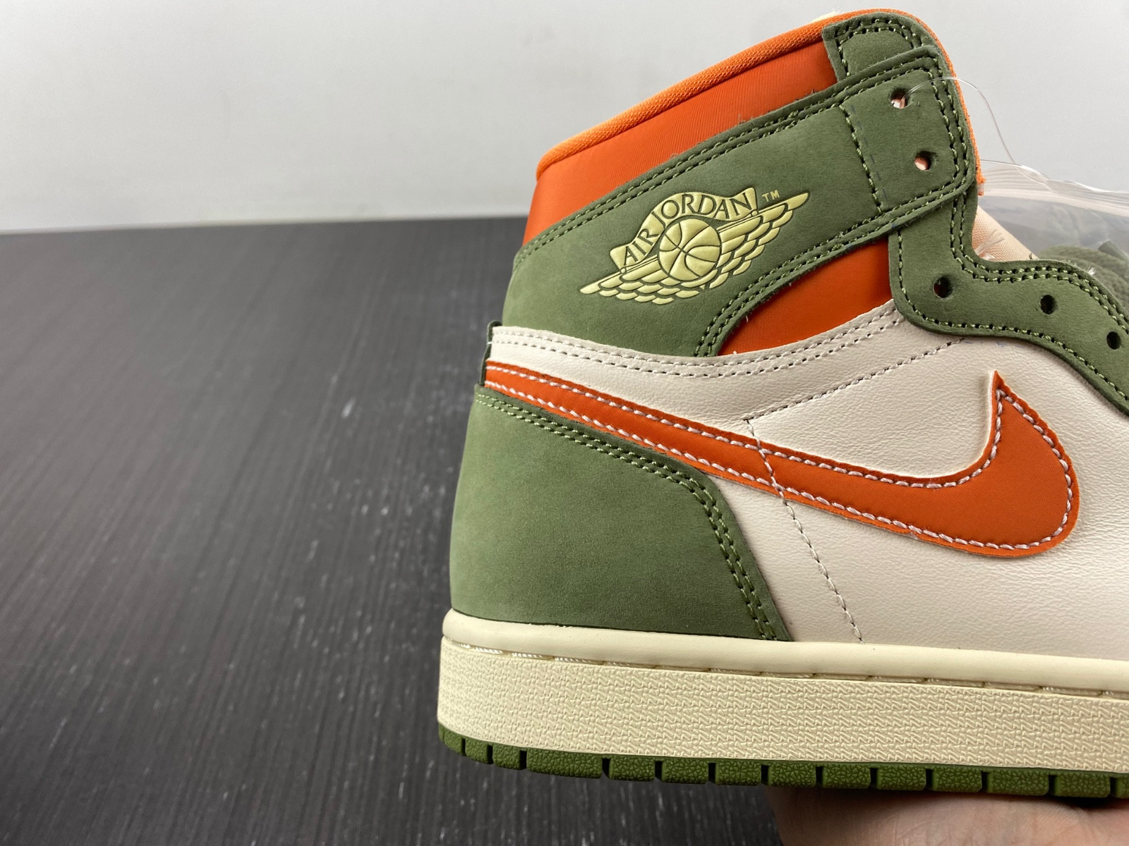 air jordan 1 high og celadon fb9934-300