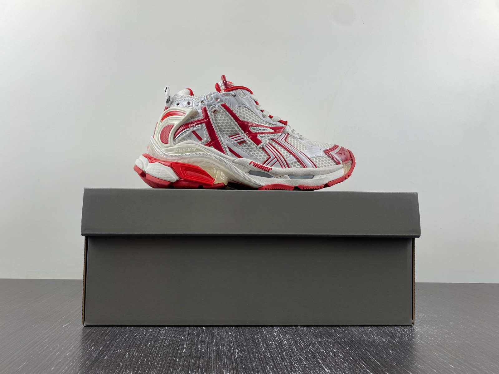 Ba*len*cia*ga runner sneaker