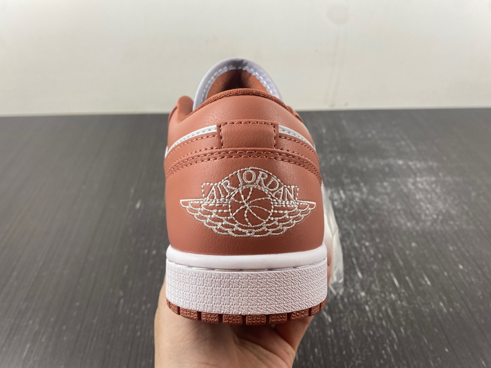 jordan 1 low sky j orange - dc0774-080