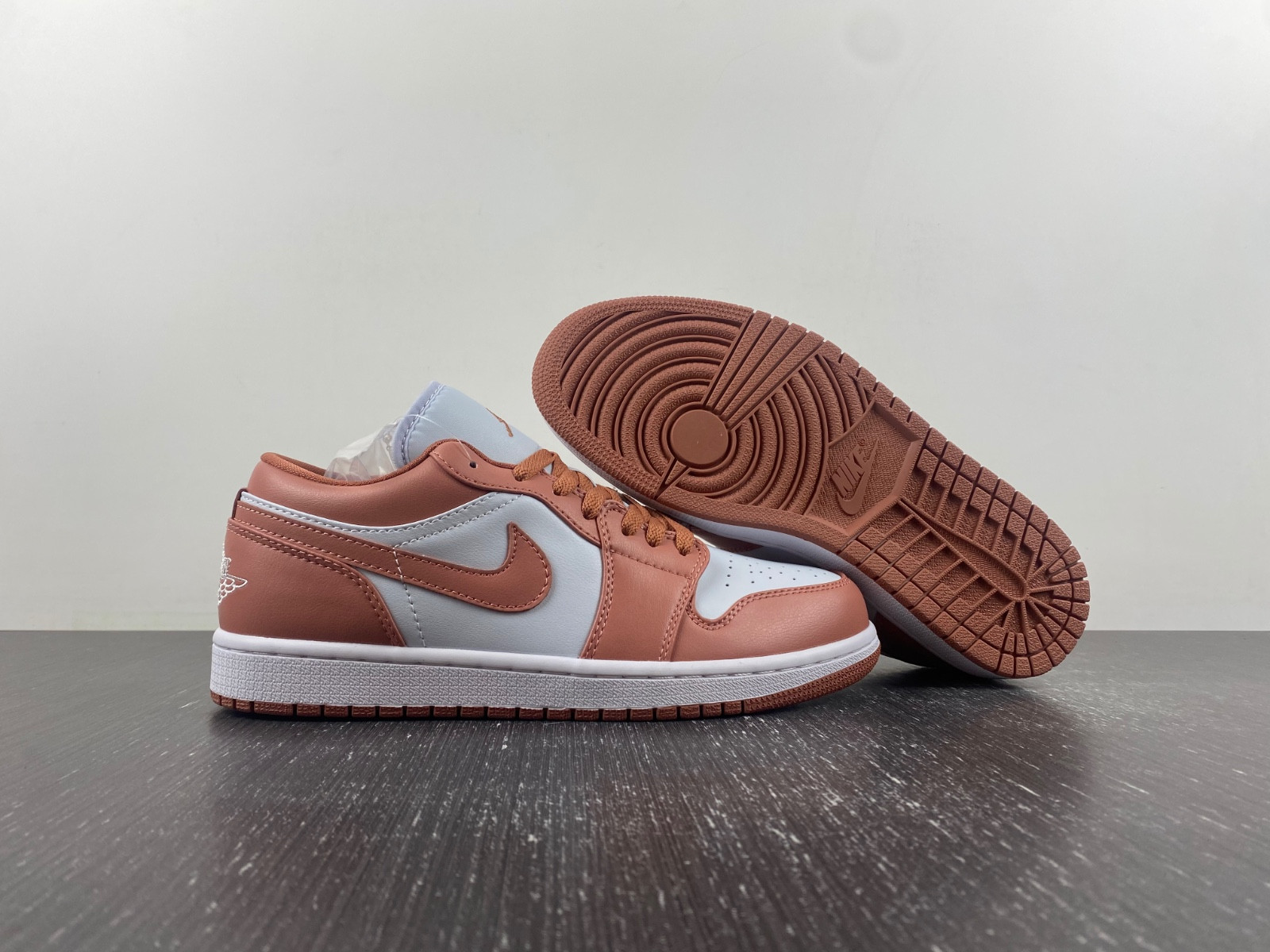 jordan 1 low sky j orange - dc0774-080