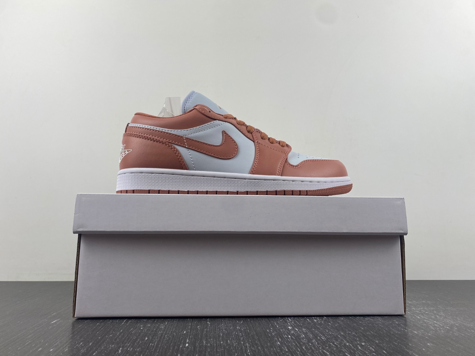 jordan 1 low sky j orange - dc0774-080