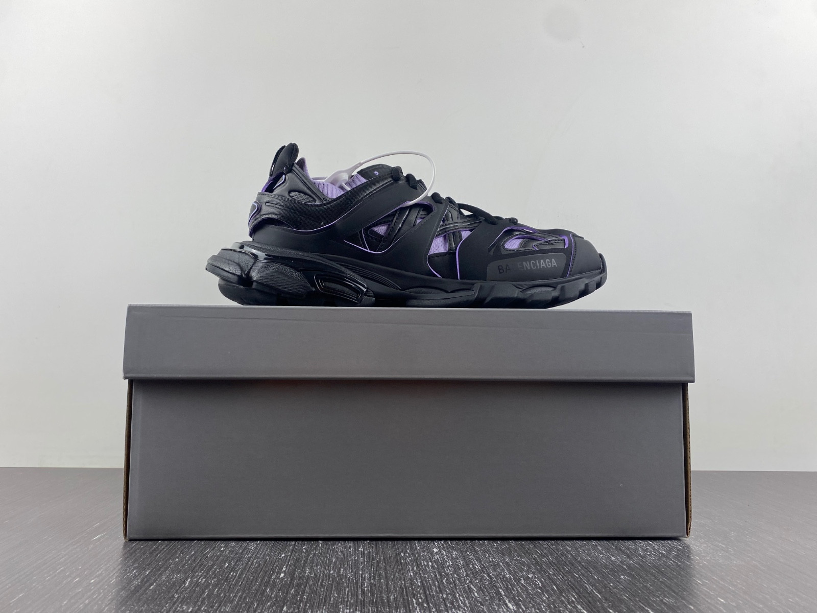 Ba*len*cia*ga 3.0 track