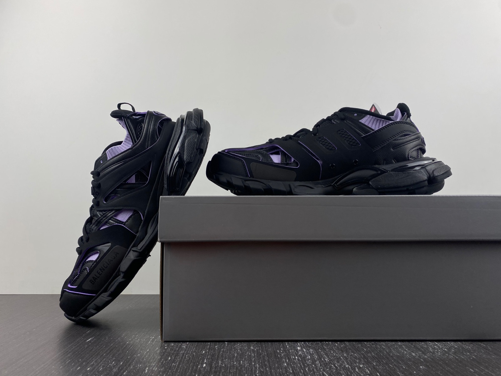 Ba*len*cia*ga 3.0 track