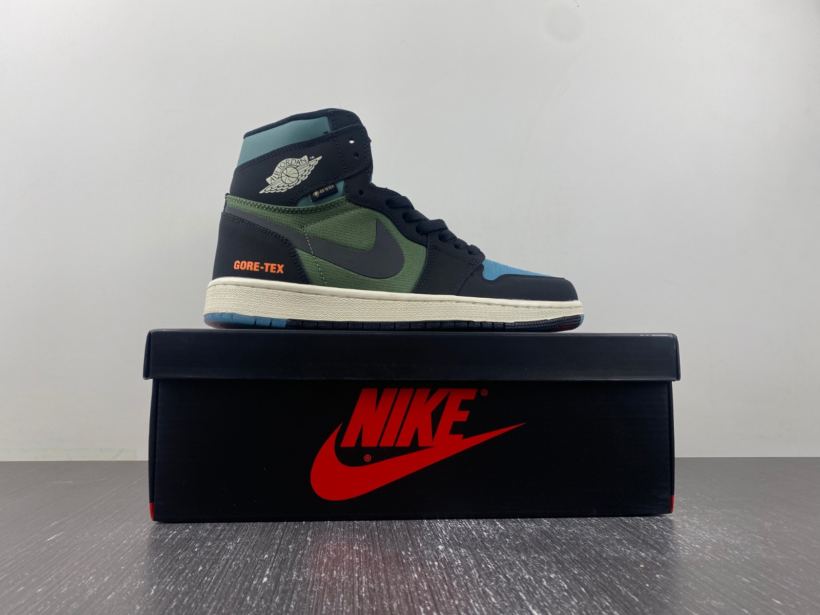 air jordan 1 high element gore-tex "black/olive db2889-003