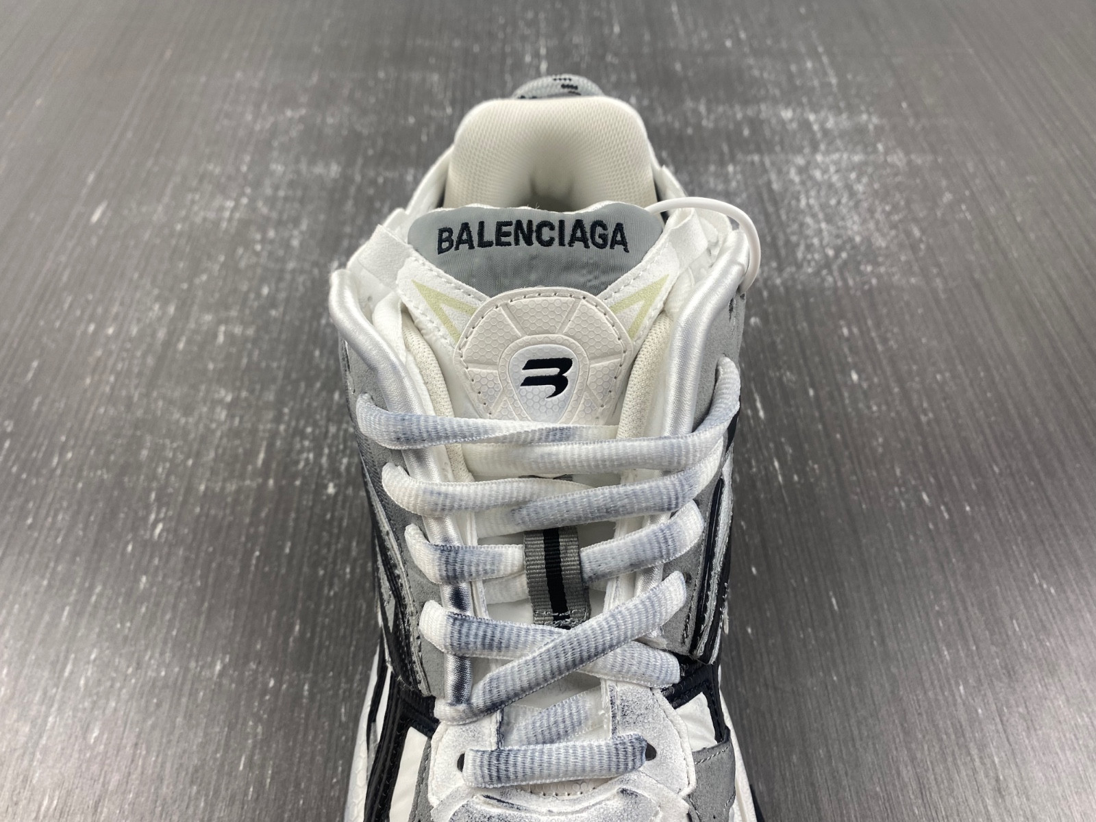 Ba*len*cia*ga runner sneaker