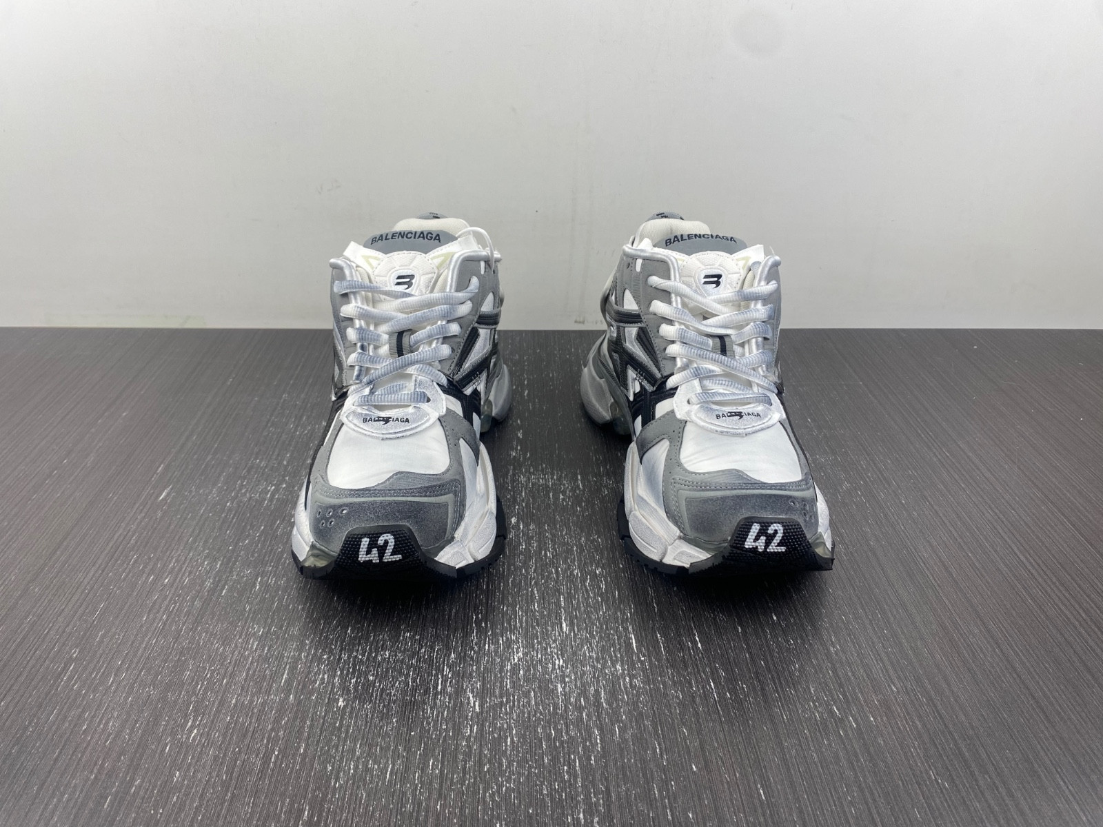 Ba*len*cia*ga runner sneaker