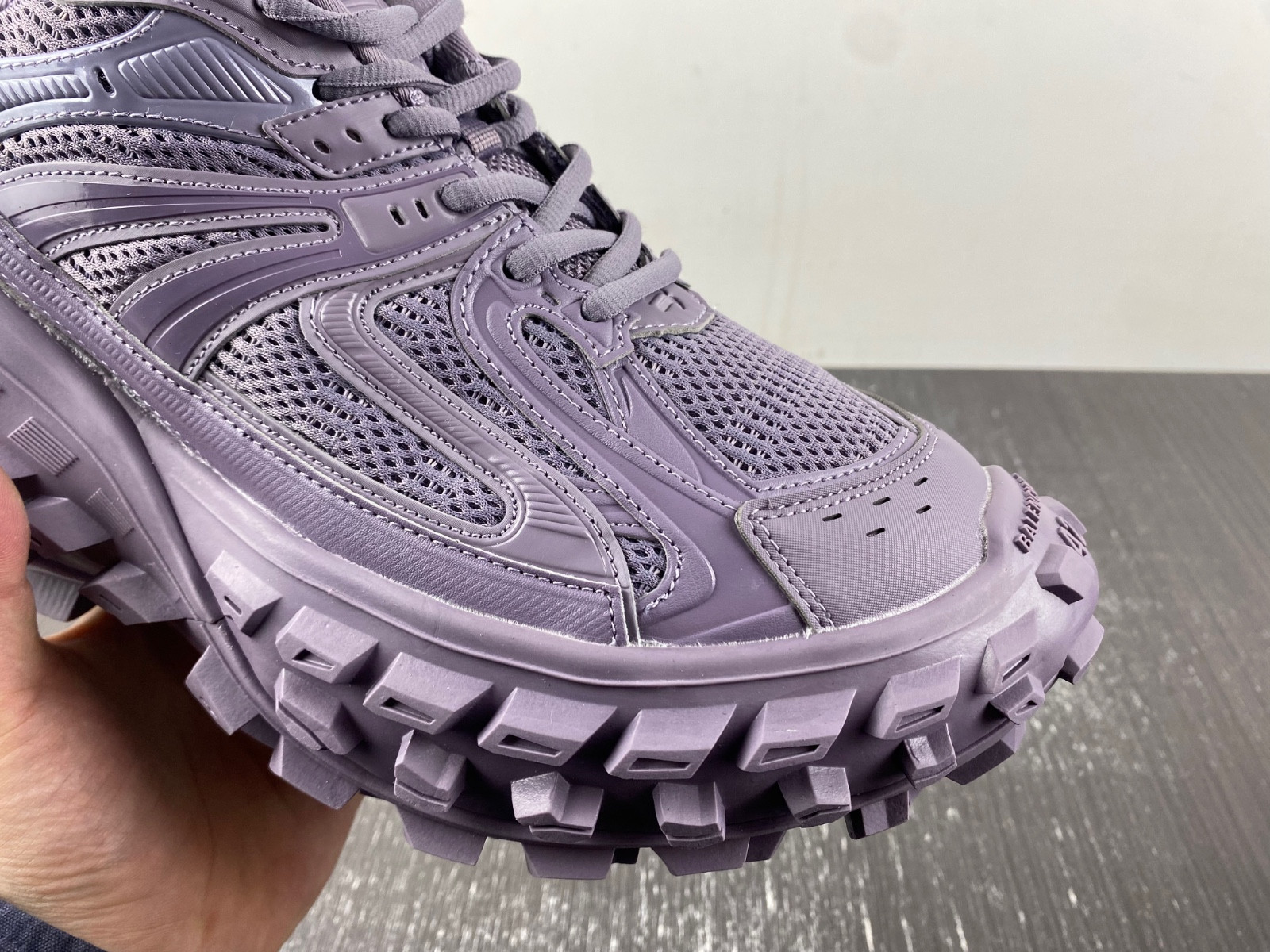 Ba*len*cia*ga defender sneaker