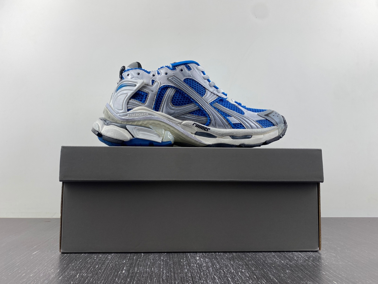 Ba*len*cia*ga runner sneaker