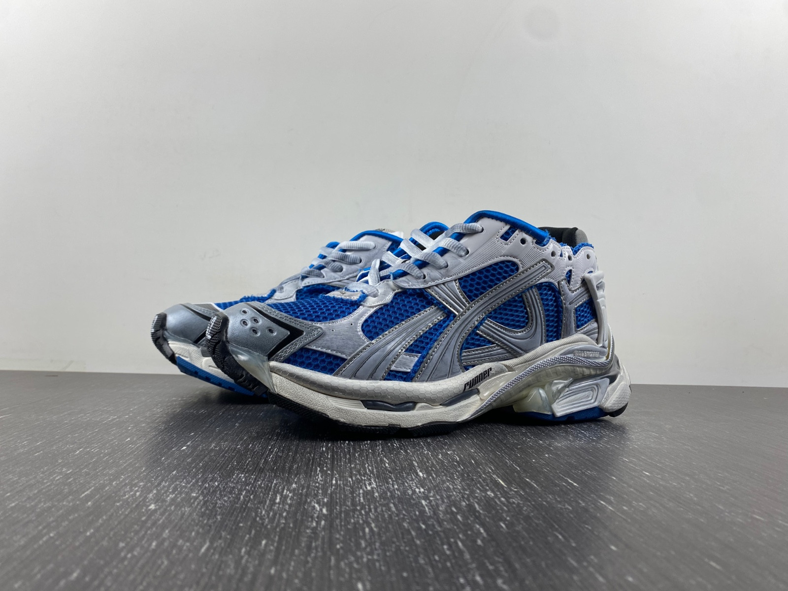 Ba*len*cia*ga runner sneaker