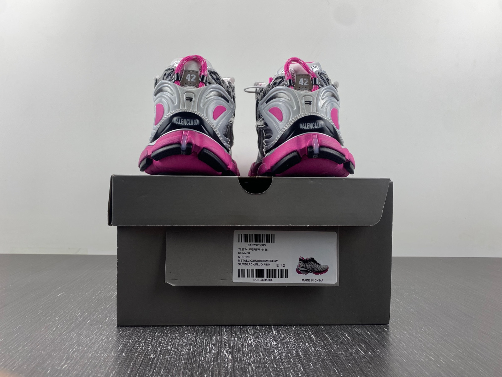 Ba*len*cia*ga 7.0 runner sneaker