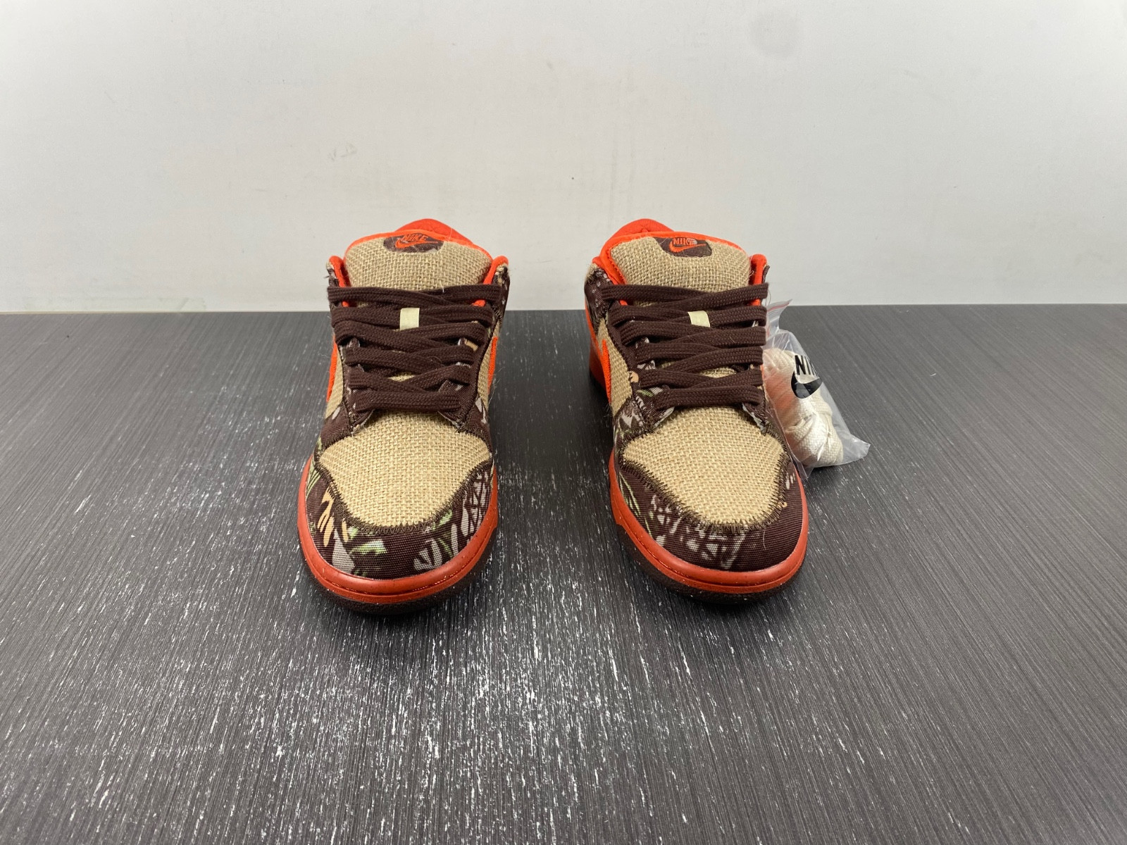 nike sb dunk low hunter reese forbes 304292-281