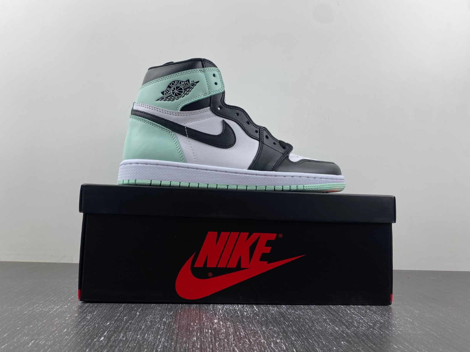air jordan 1 retro high igloo 861428-100