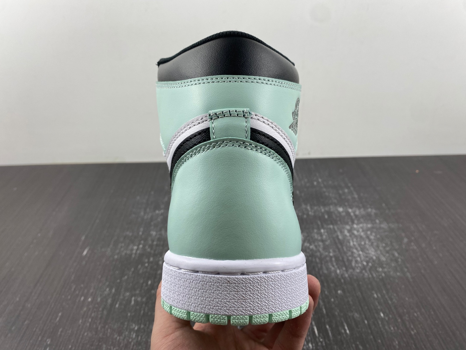 air jordan 1 retro high igloo 861428-100