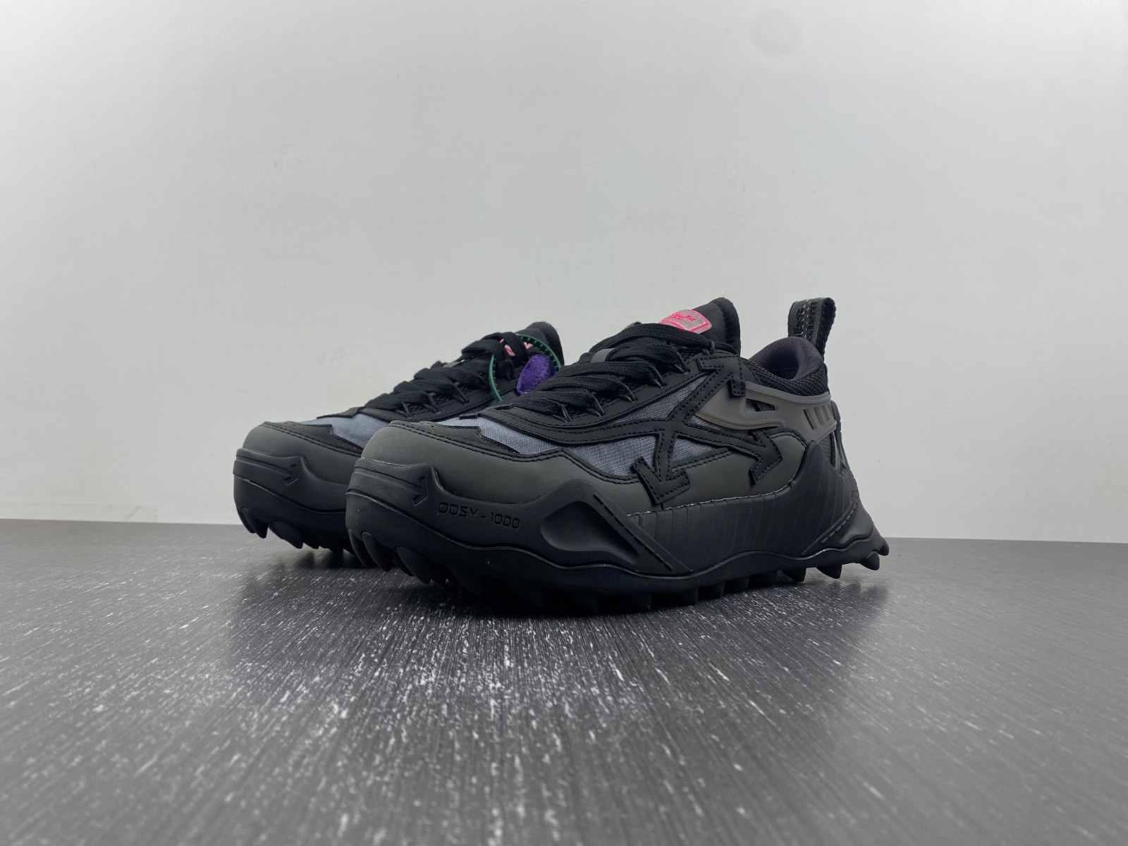 owt 19fw odsy-1000 sneakers