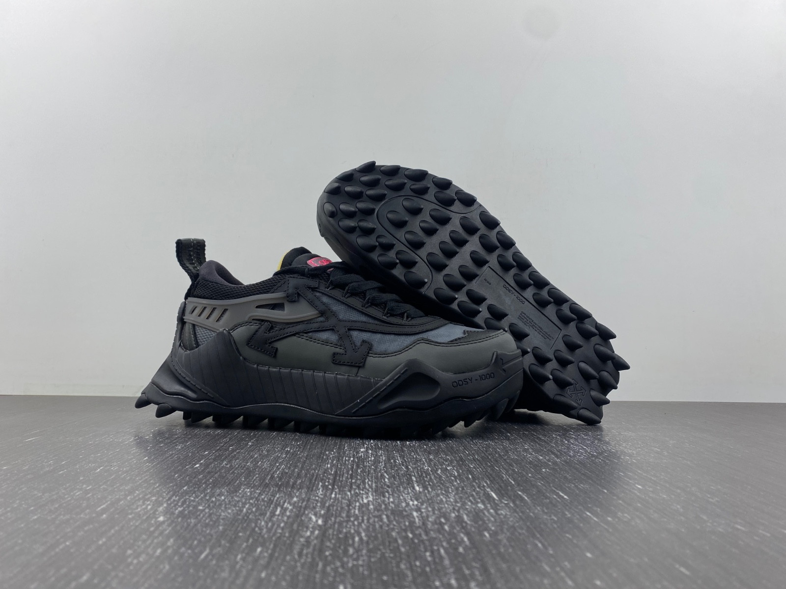 owt 19fw odsy-1000 sneakers