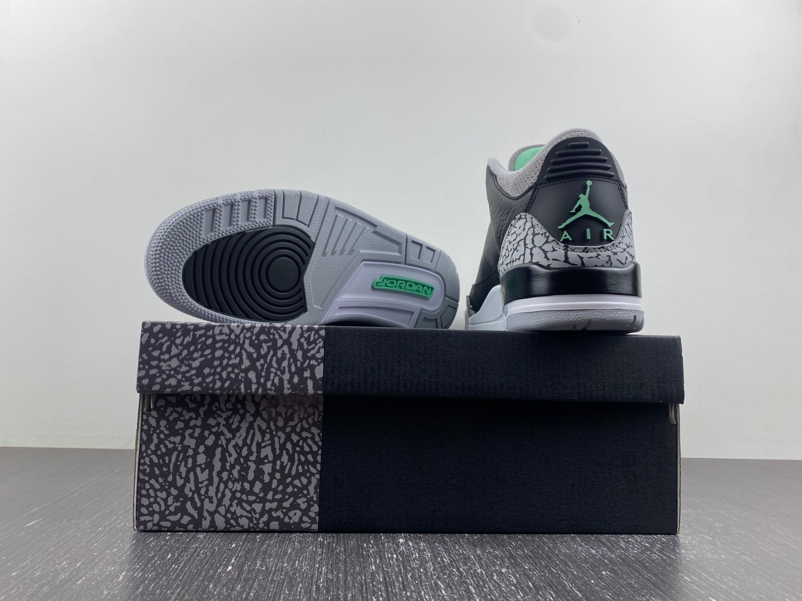 air jordan 3 "green glow" ct8532-031