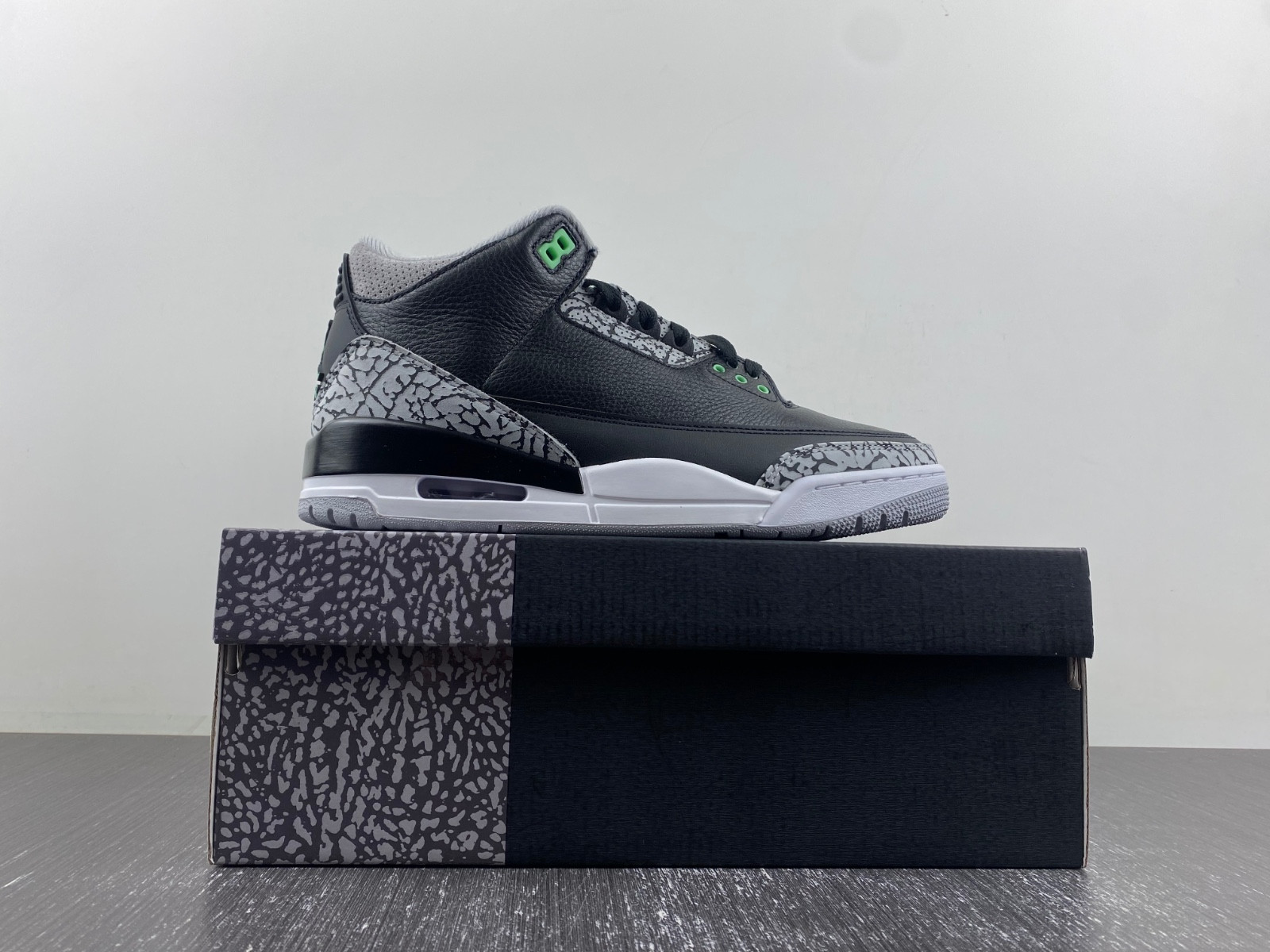 air jordan 3 "green glow" ct8532-031