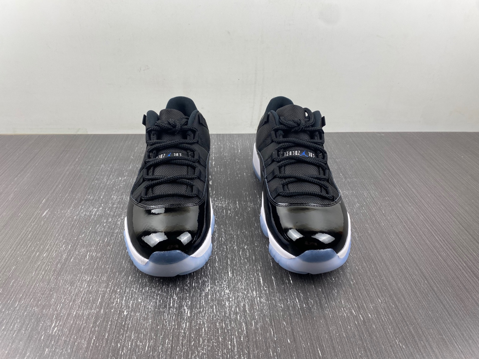 air jordan 11 “space jam fv5104-004