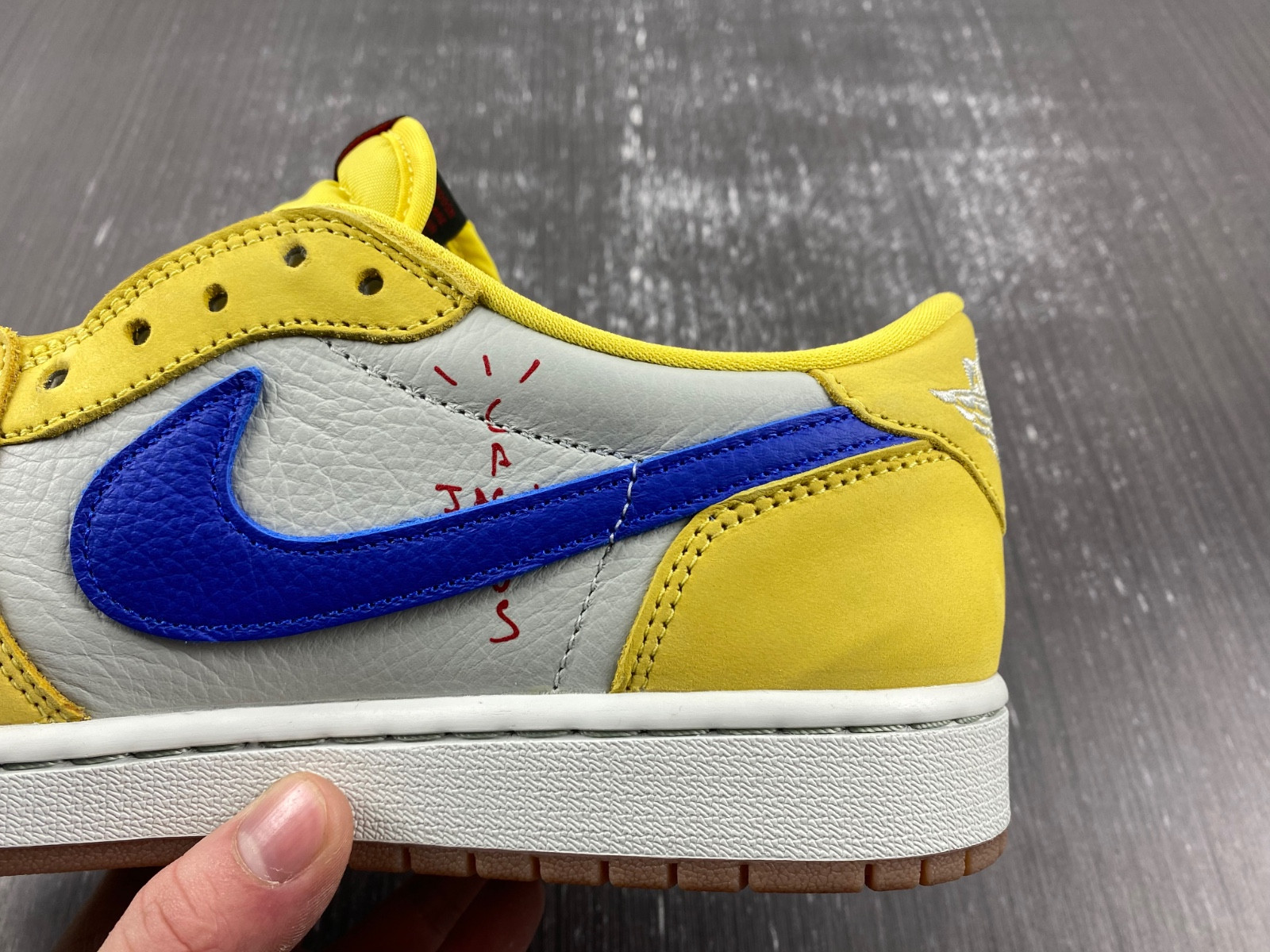 travis scott air jordan 1 low og canary dz4137-700