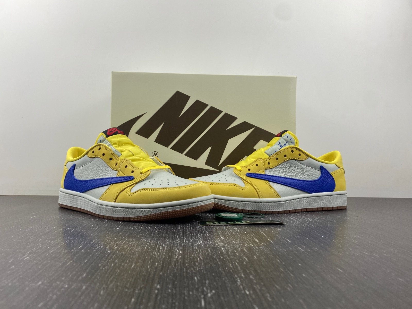travis scott air jordan 1 low og canary dz4137-700