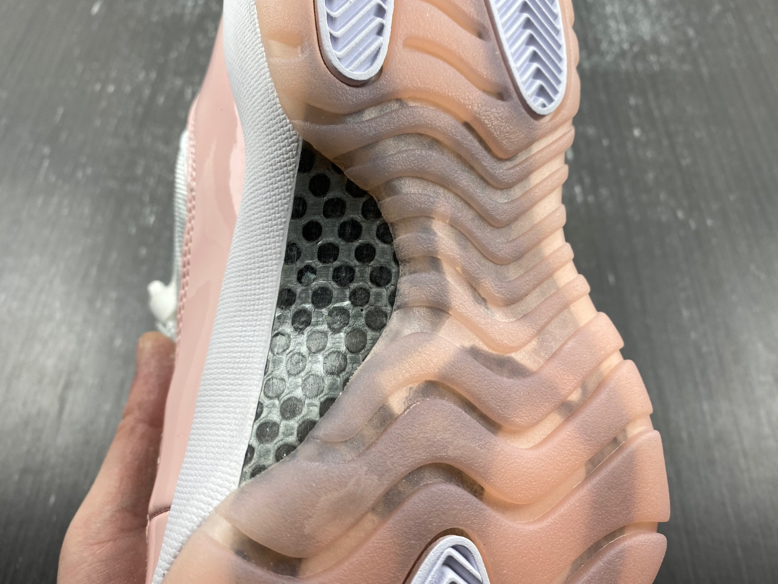 air jordan 11 low legend pink ah7860-160