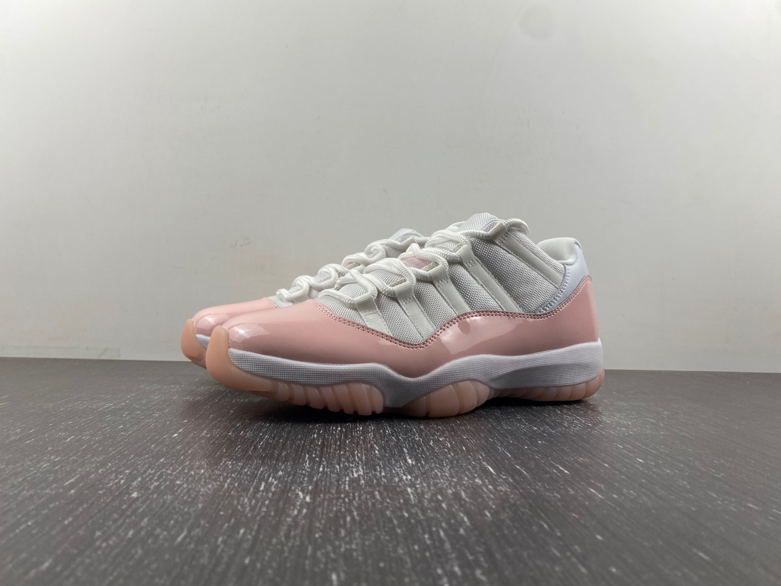 air jordan 11 low legend pink ah7860-160