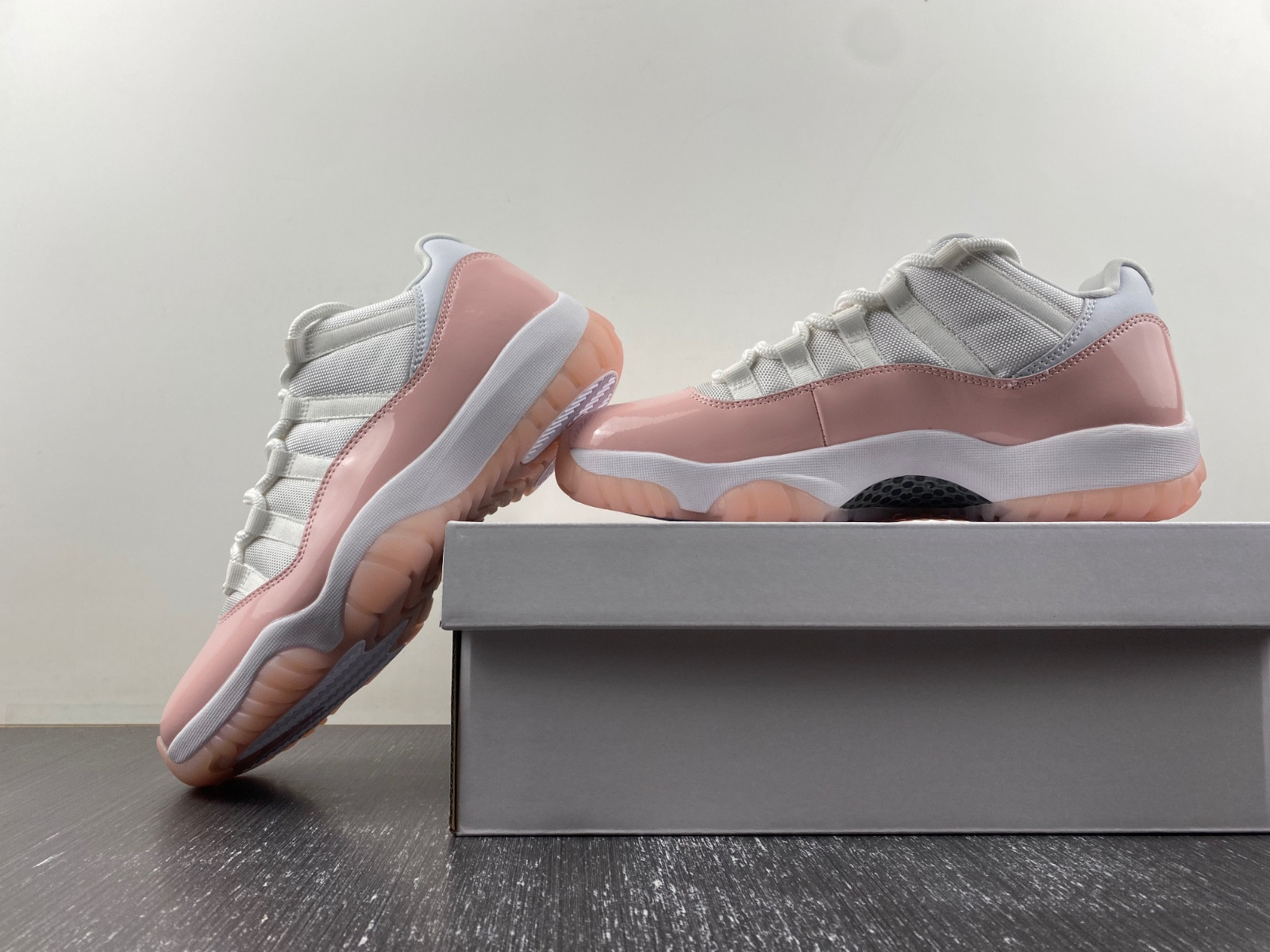 air jordan 11 low legend pink ah7860-160