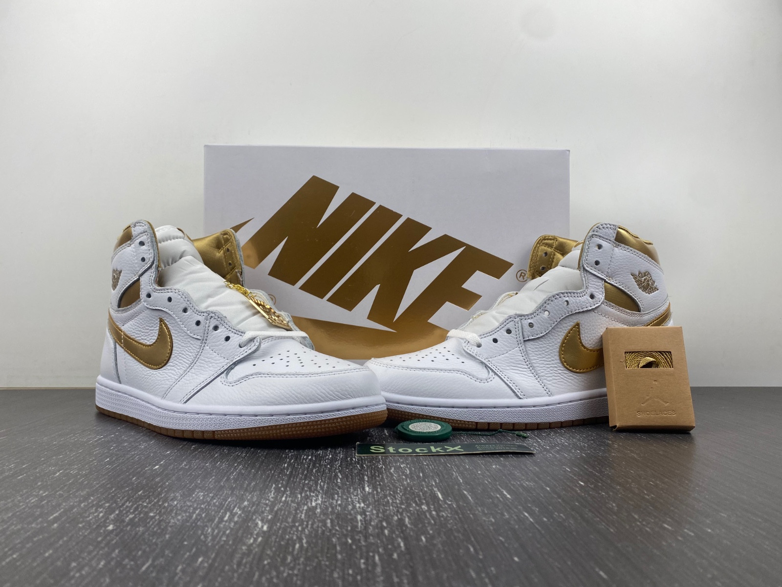 jordan 1 retro high og metallic gold (women