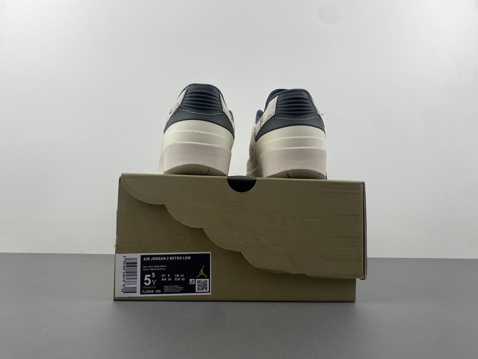 jordan 2 retro low year of the dragon men