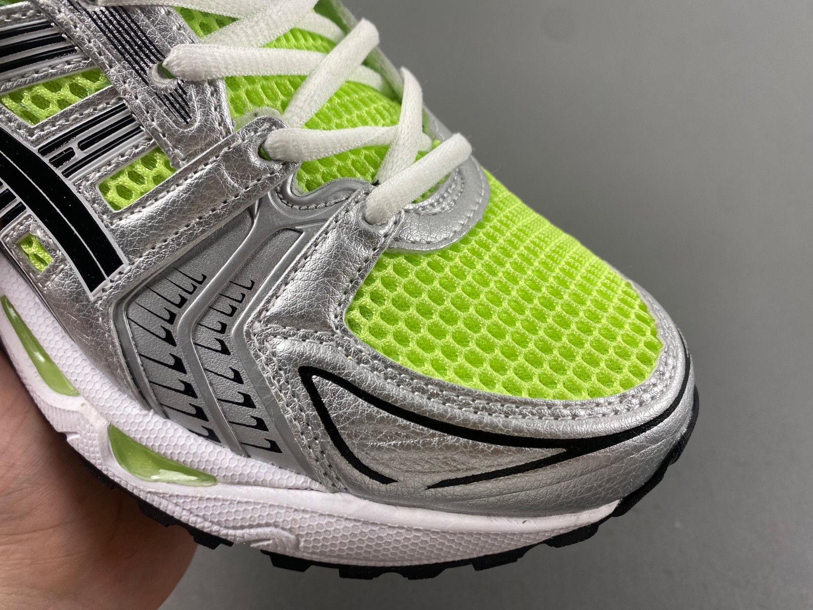 As*ic*s mesh-panelling lace-up sneakers 1202a056300