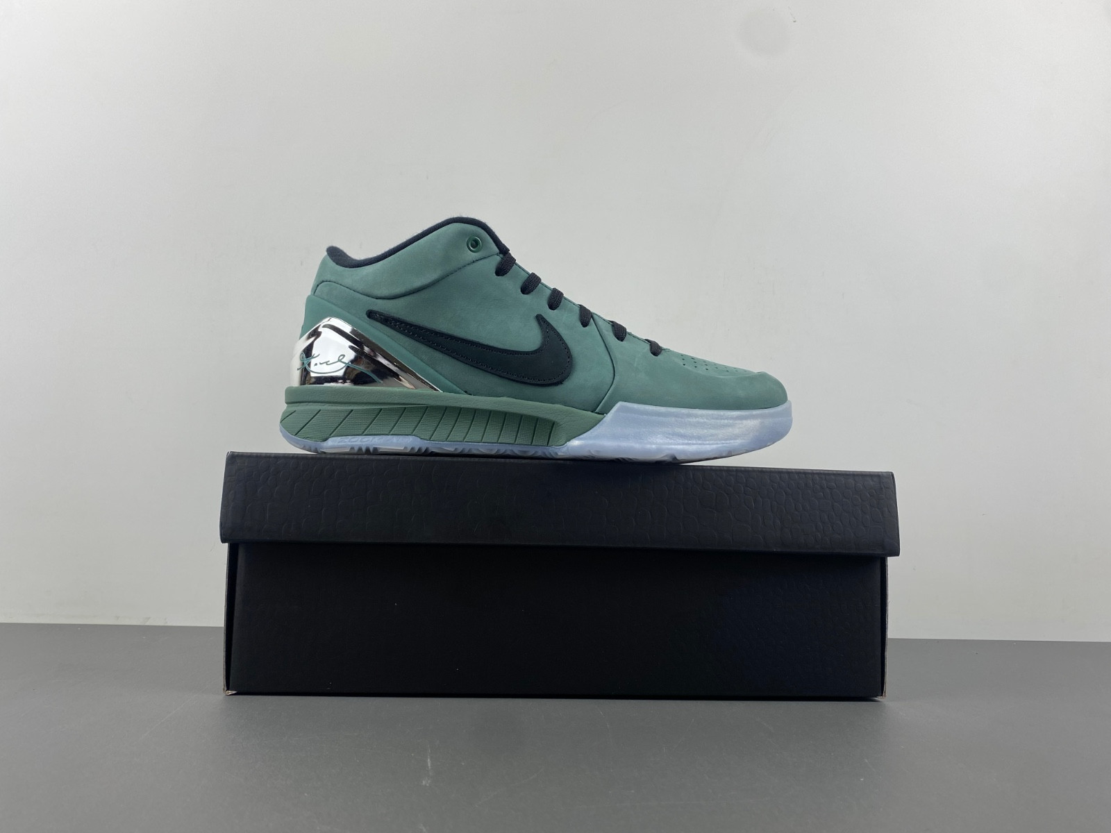 nike kobe 4 protro “girl dad” fq3545-300