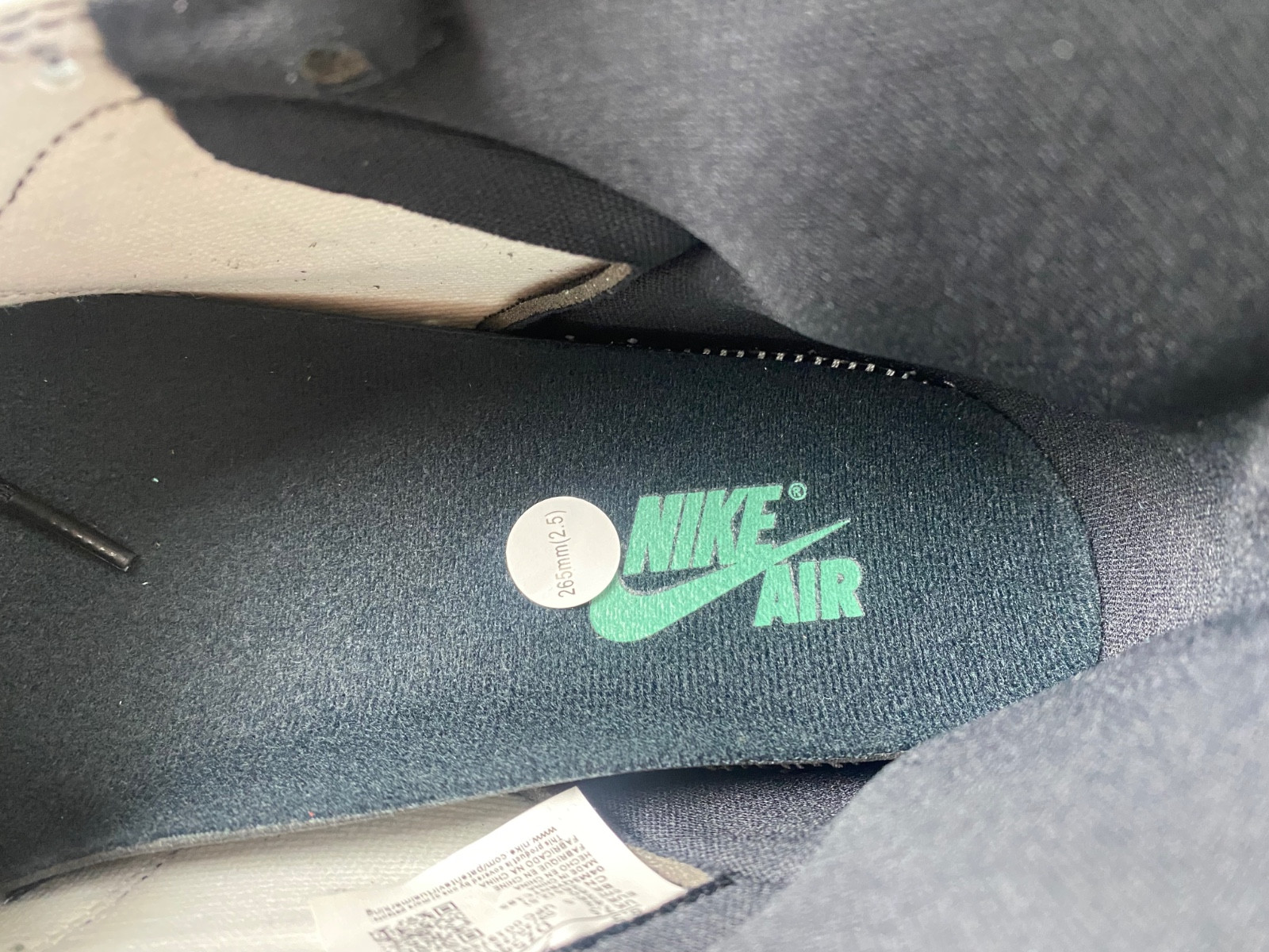 air jordan 1 retro high og green glow dz5485-130