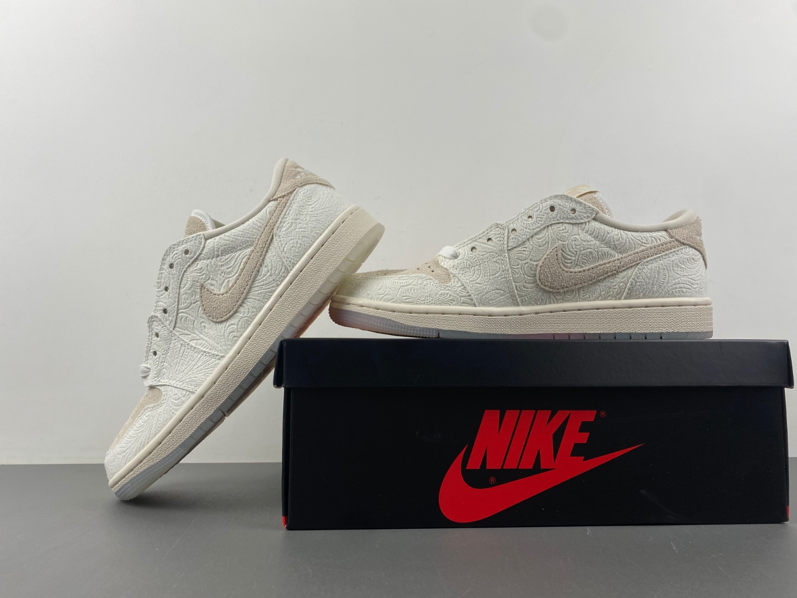 jordan 1 retro low og chris paul men