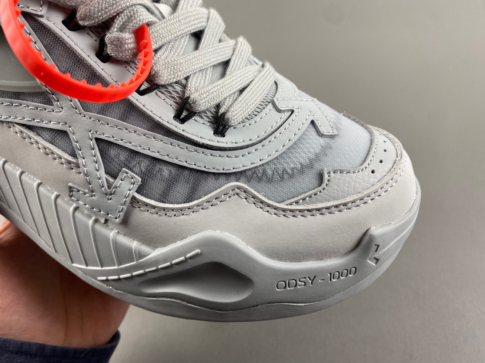 owt 19fw odsy-1000 sneakers