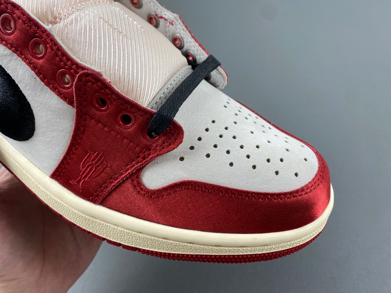 trophy room air jordan 1 low og fn0432-100