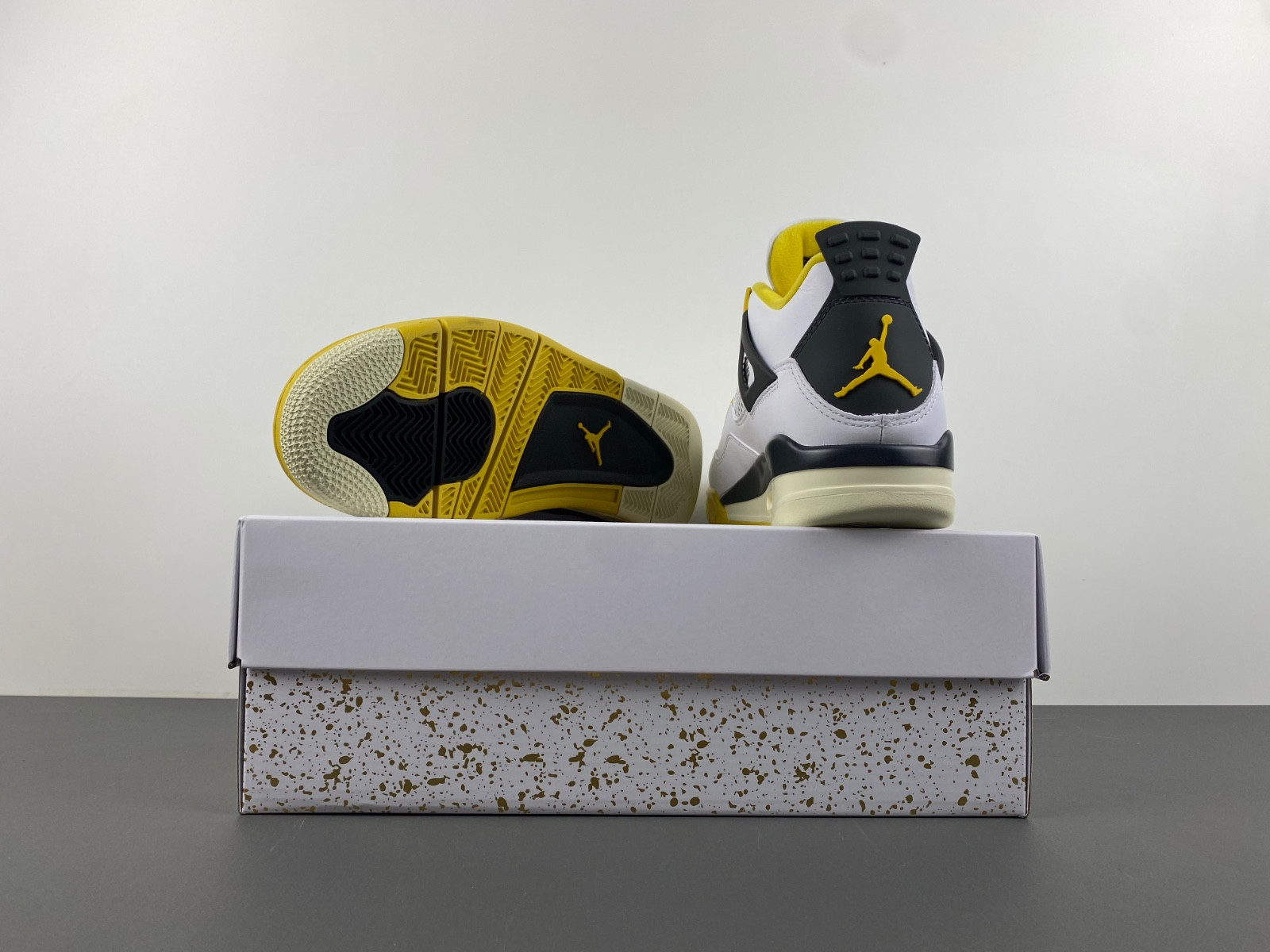 air jordan 4 womens "vivid sulfur" aq9129-101